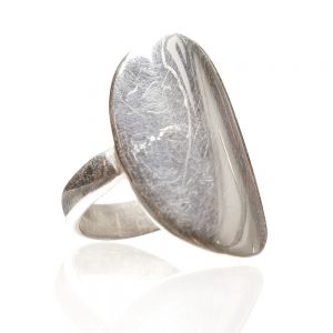Curved Oval Ring